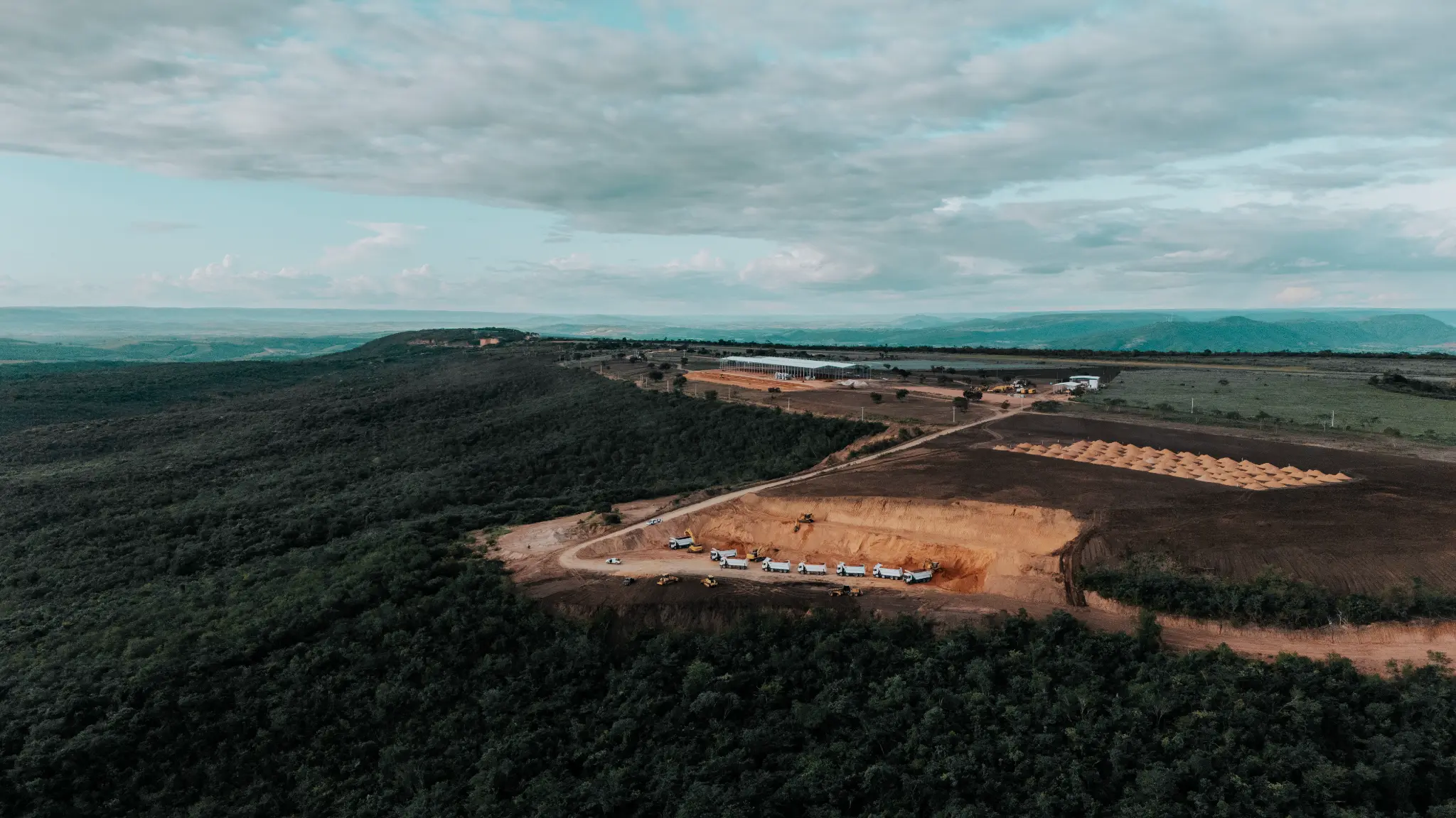 Vista aérea da operação Hardstone Mineradora